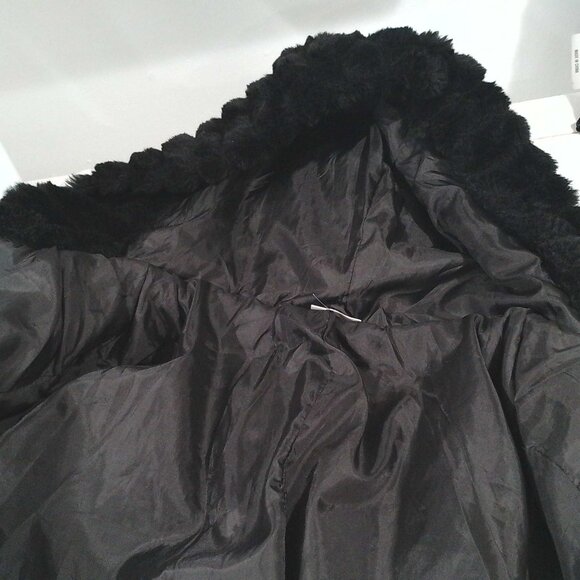 Women's Hooded Ribbed Faux Fur Jacket. Size is Large - Picture 10 of 14
